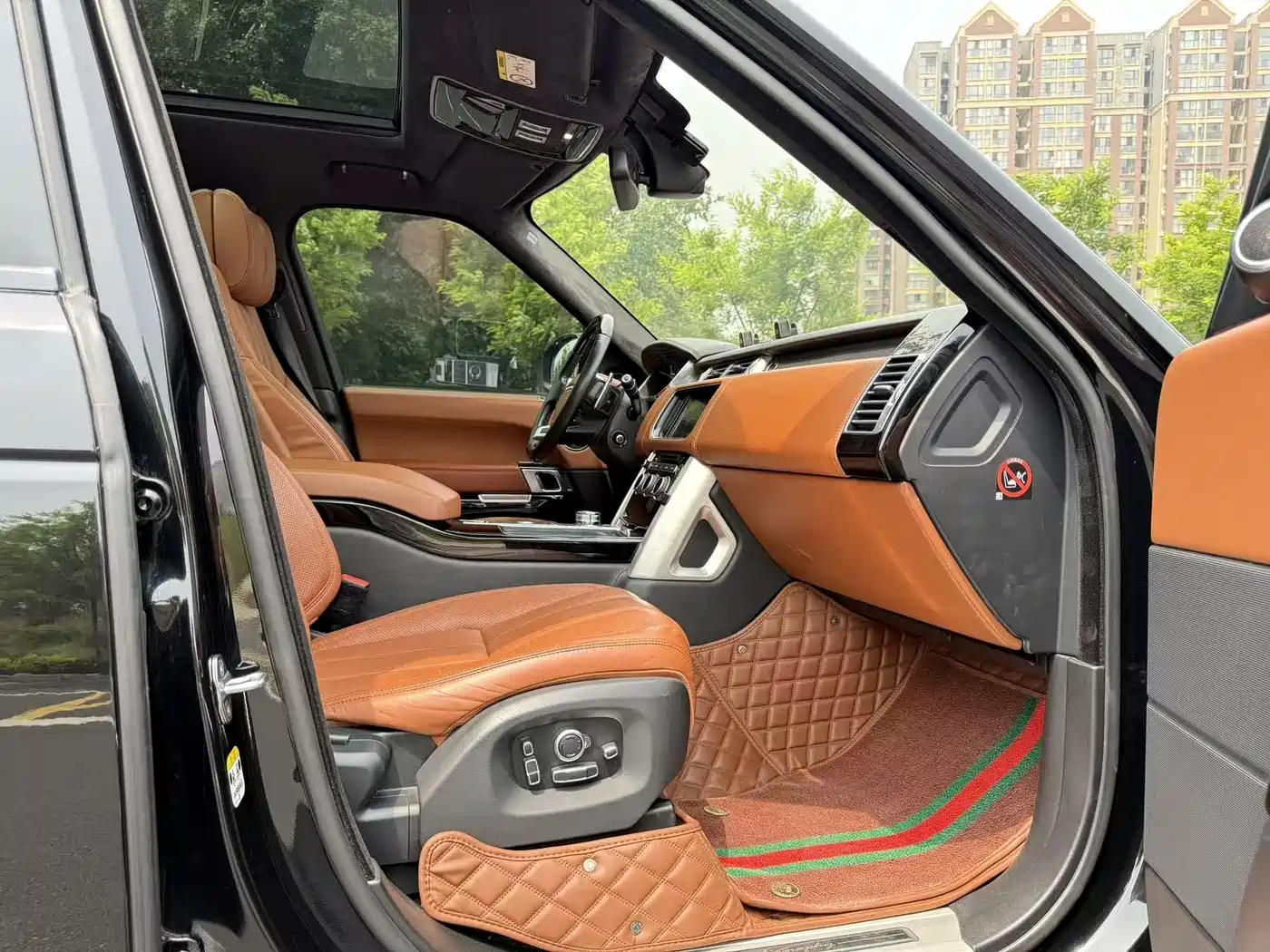 Land Rover Range Rover 2016 3.0 TDV6 Hybrid Vogue SE Autobiography LWB фото 24