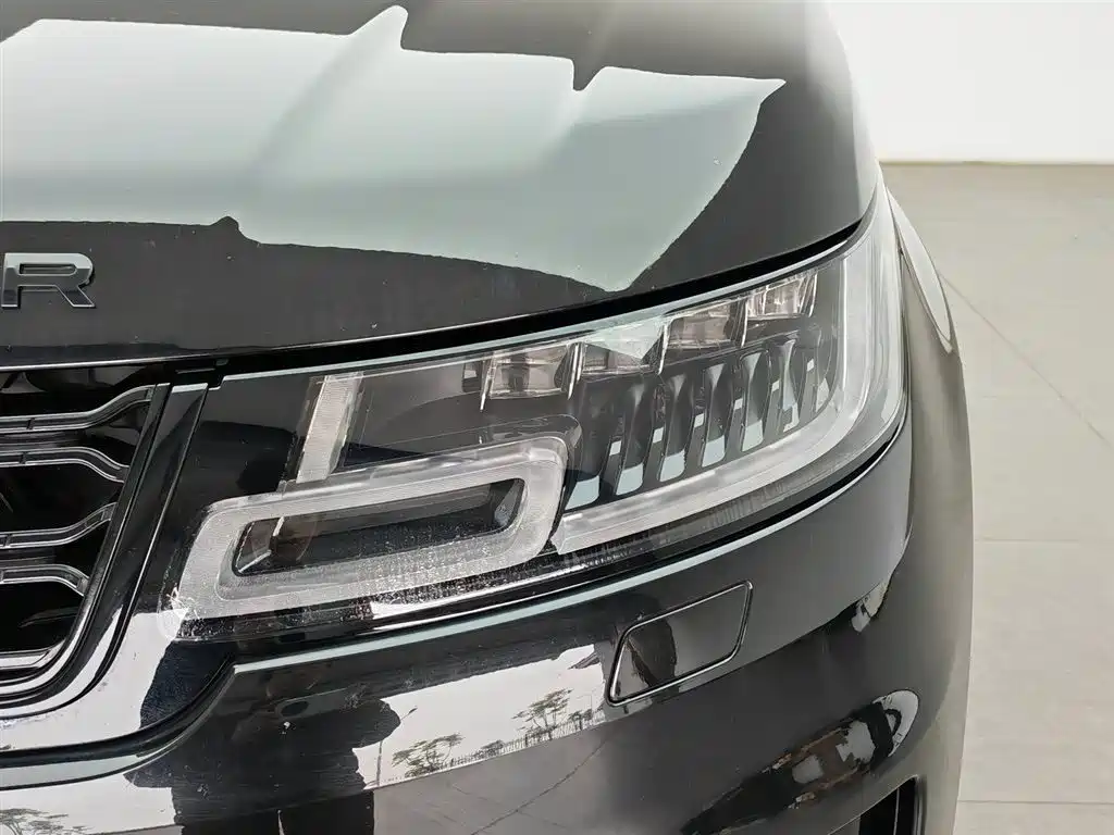Land Rover Range Rover Sport 2021 3.0 L6 Gloss Black Edition фото 7