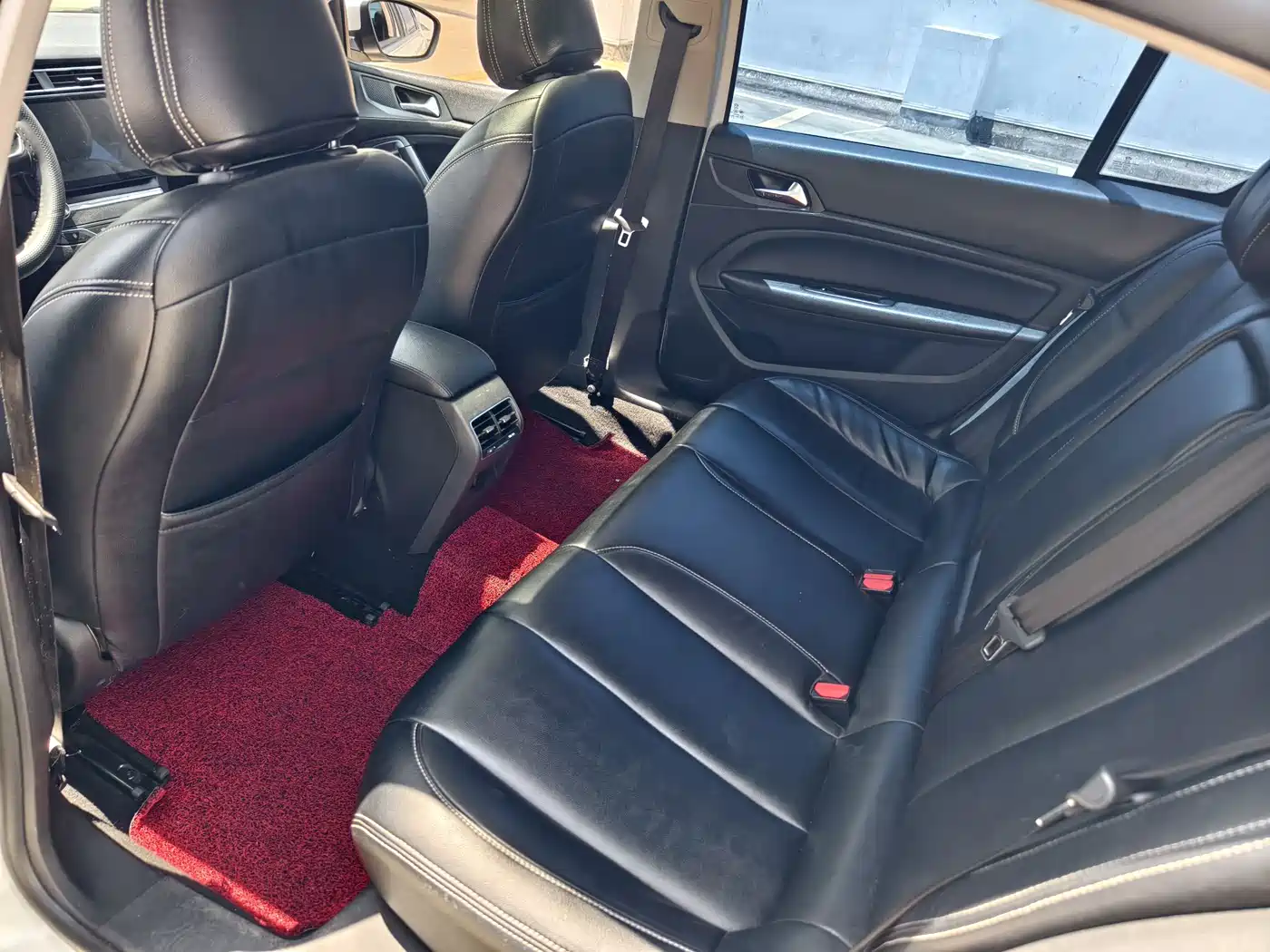 Peugeot 408 2015 Model 1.2T Automatic Luxury Edition фото 8
