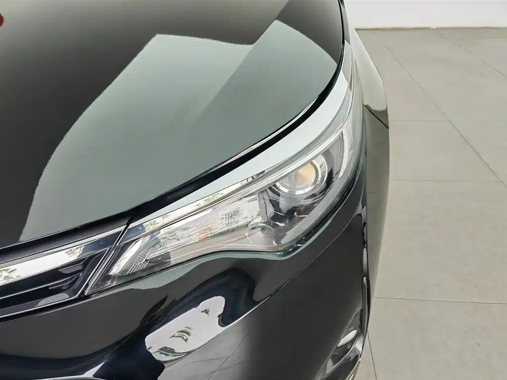 Toyota Levin 2018 185T CVT Premium Edition China V фото 7