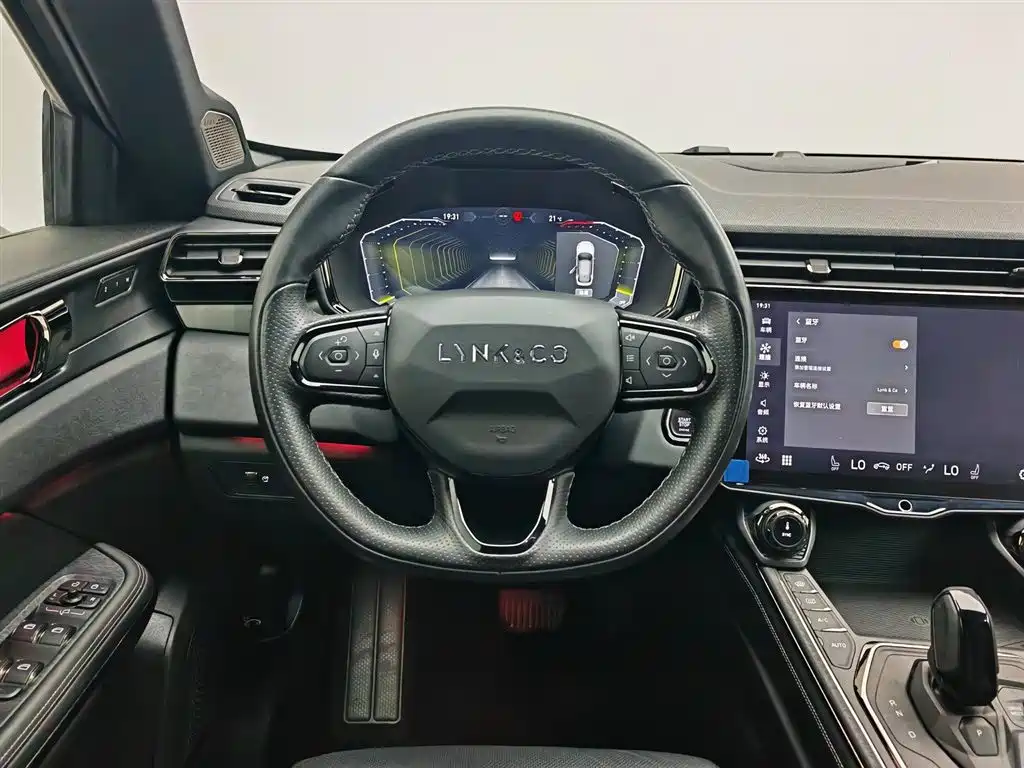 Lynk & Co 01 2021 2.0TD AWD Halo Sport фото 11