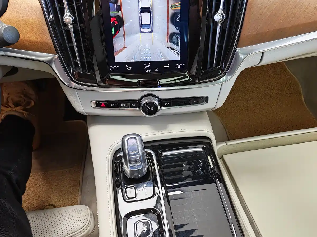 VOLVO S90 PLUG IN HYBRID