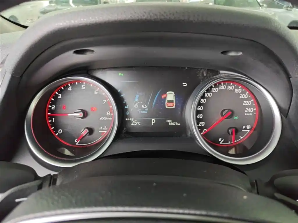 Toyota Camry 2018 2.0S Sport Edition фото 12