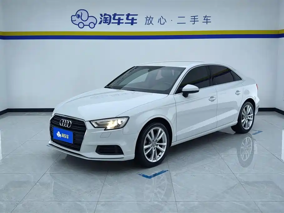 Audi A3 2018 30th Anniversary Limousine 35 TFSI Progressive