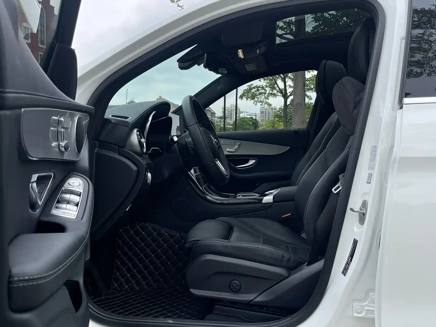 Mercedes-Benz GLC 2021 GLC 260 L 4MATIC Sporty фото 12