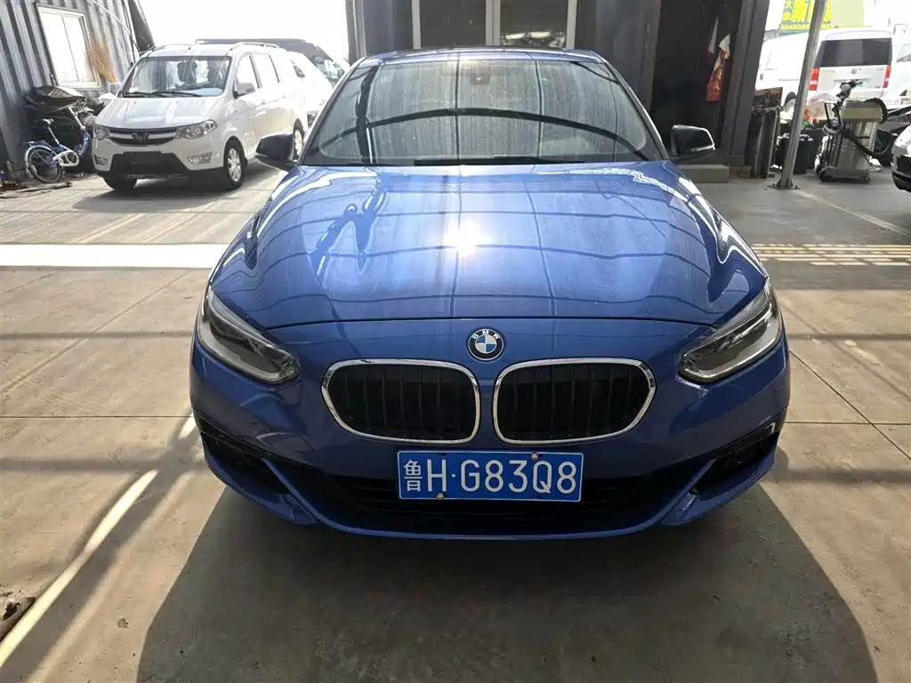 BMW 1 Series 2017 118i Sport фото 2