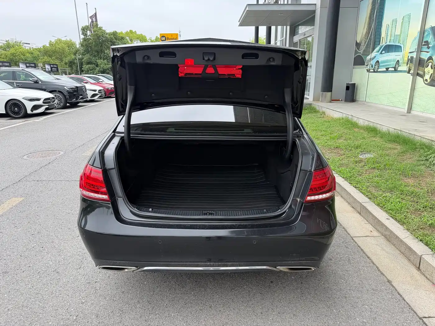 Mercedes-Benz E-Class 2014 Facelift E 260 L Luxury фото 9