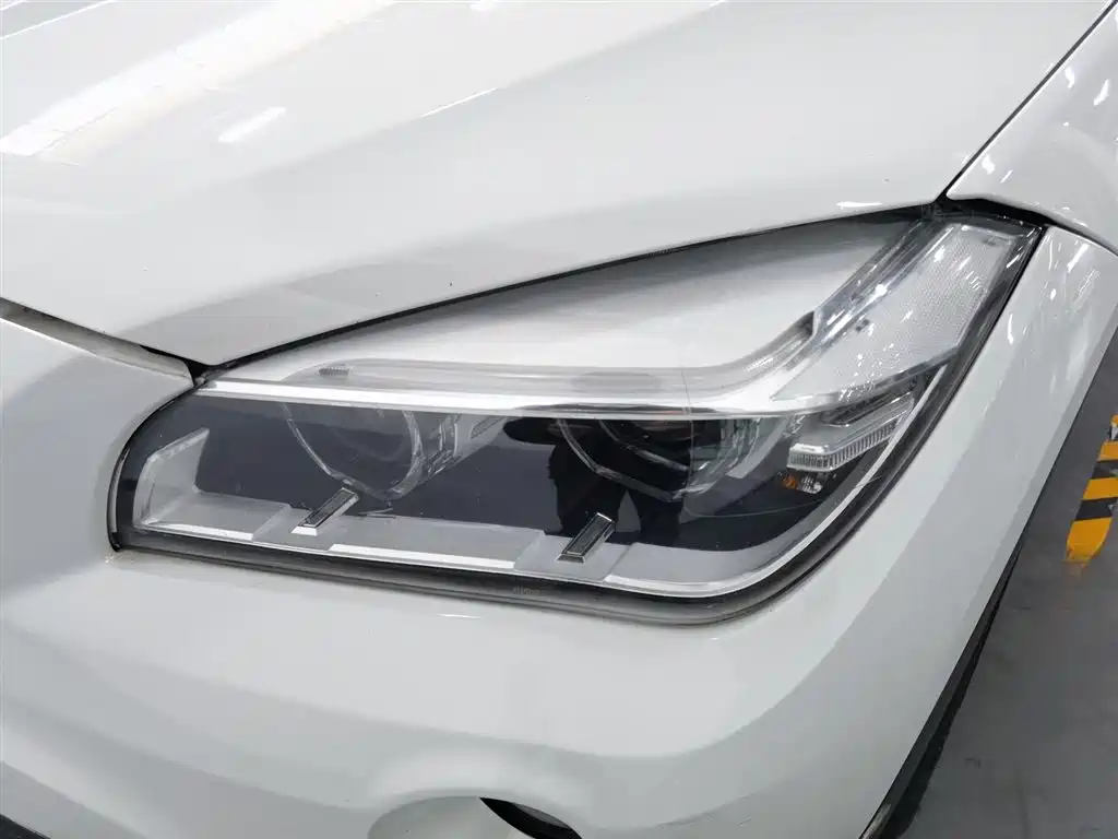 BMW X1 2014 sDrive18i Fashion Edition фото 7