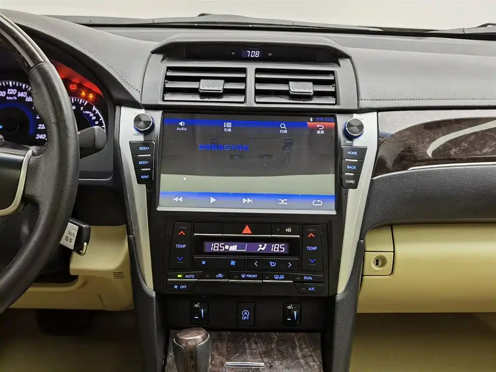 Toyota Camry 2016 2.0G 10th Anniversary Leading Edition фото 12