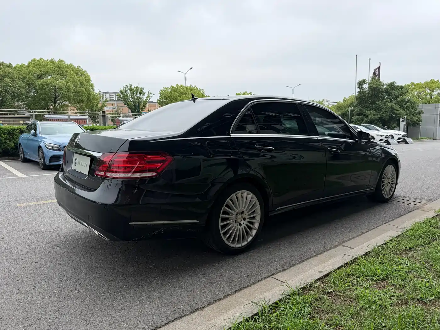 Mercedes-Benz E-Class 2014 Facelift E 260 L Luxury фото 10