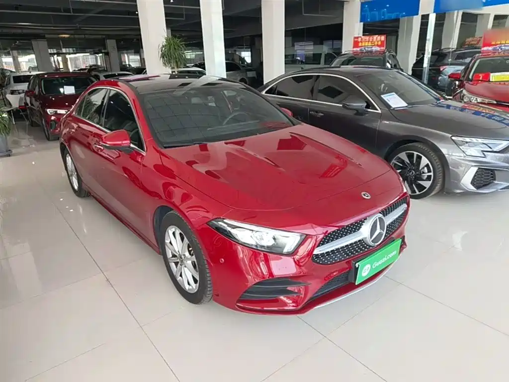 Mercedes-Benz A-Class 2021 A 200 L Sport Sedan Fashion Edition фото 4