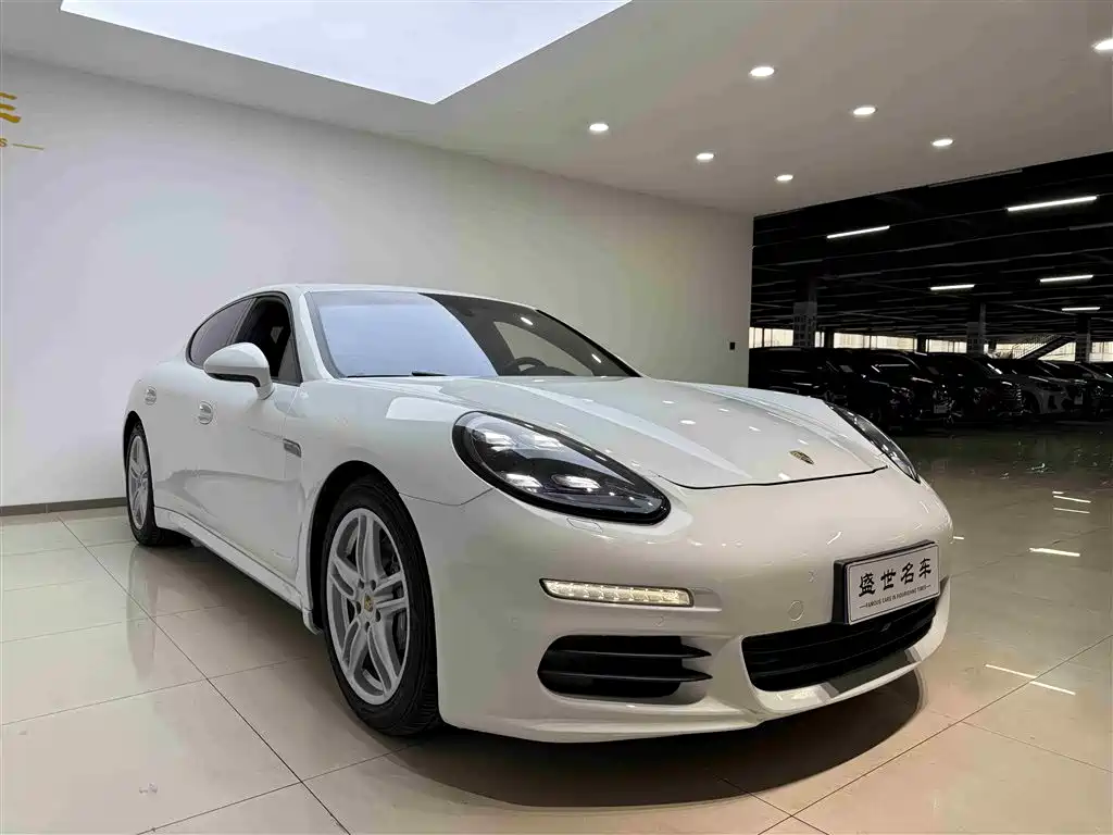 Porsche Panamera 2014 Panamera 3.0T фото 4