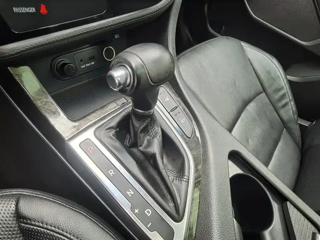 Kia K5 2015 2.0L Automatic LUX фото 13