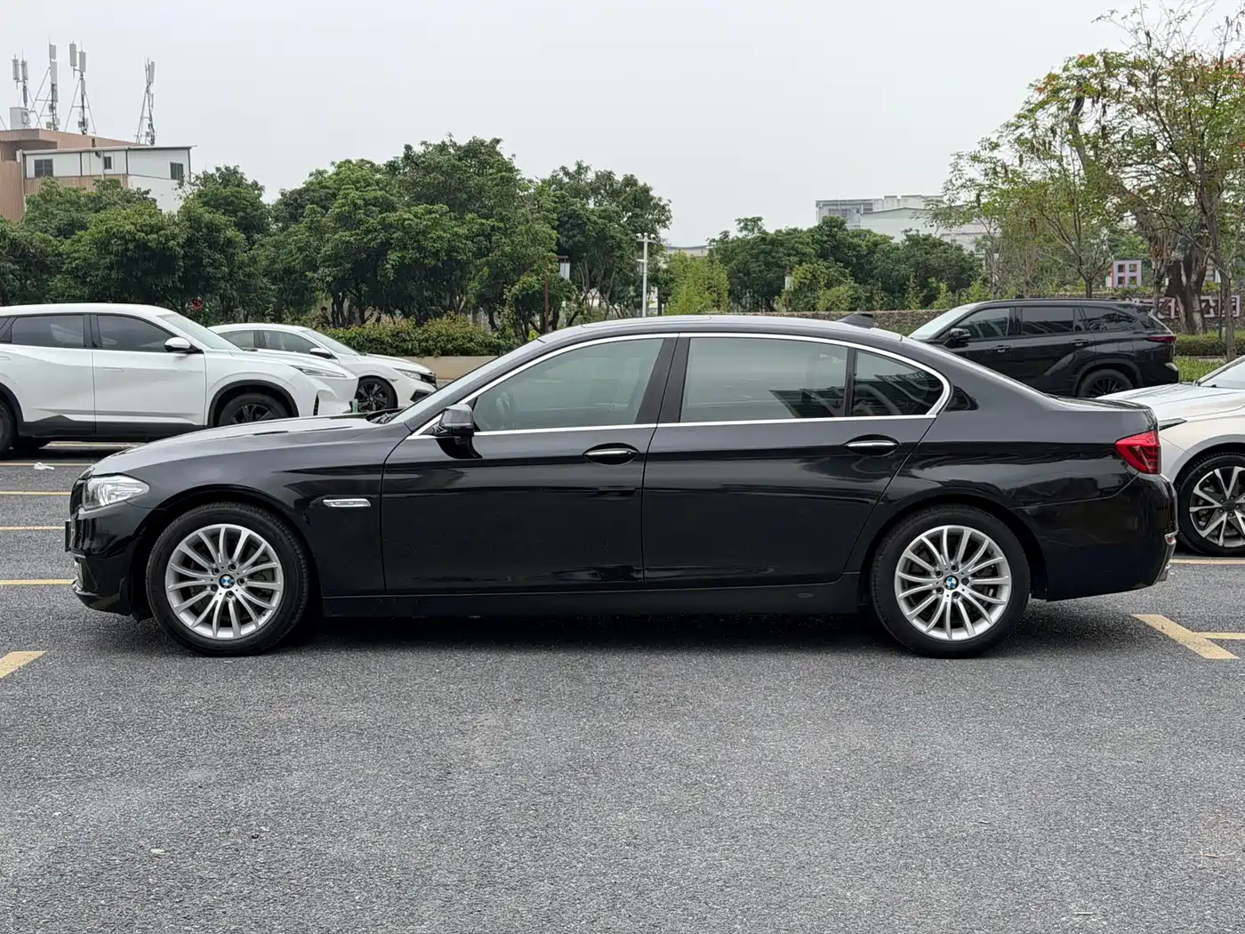 BMW 5 Series 2017 525Li Luxury Design Package фото 4