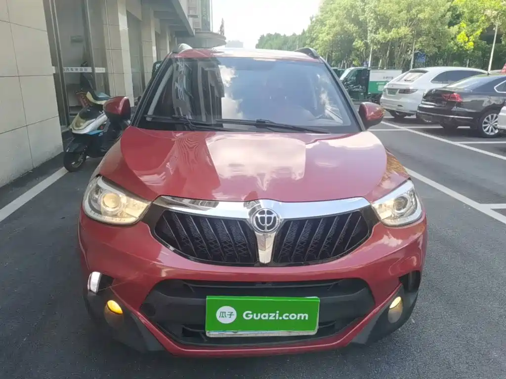 Фото 3 - Zhonghua V3
