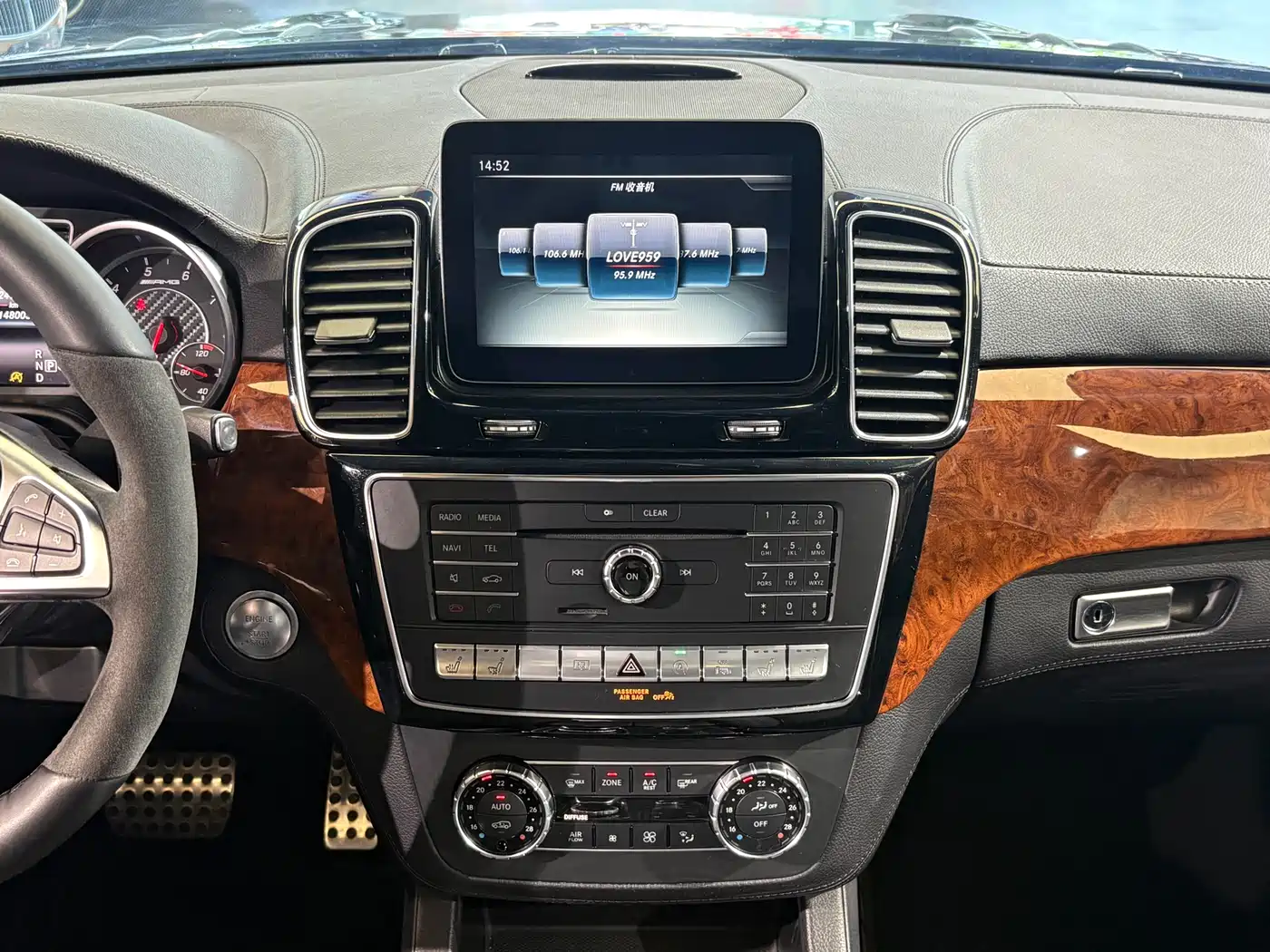 Mercedes-Benz GLS AMG 2016 AMG GLS 63 4MATIC фото 12