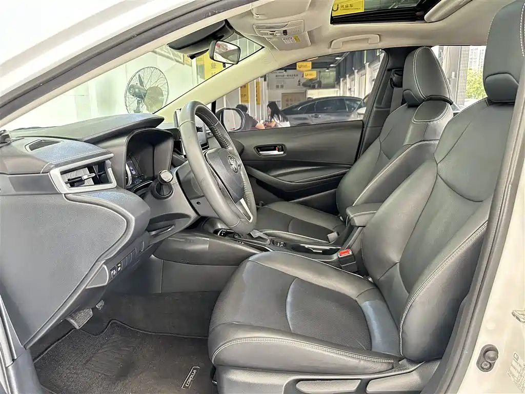 Toyota Corolla 2021 1.2T S-CVT Luxury Edition фото 4