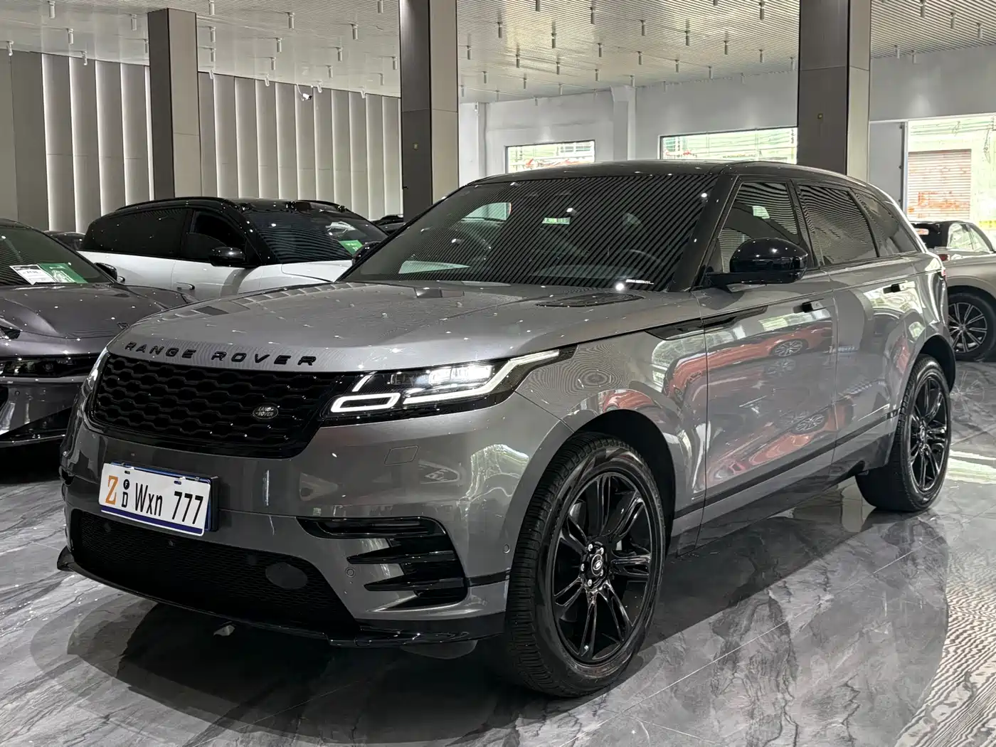 Land Rover Range Rover Velar 2021 P250 Gloss Black Collector's Edition