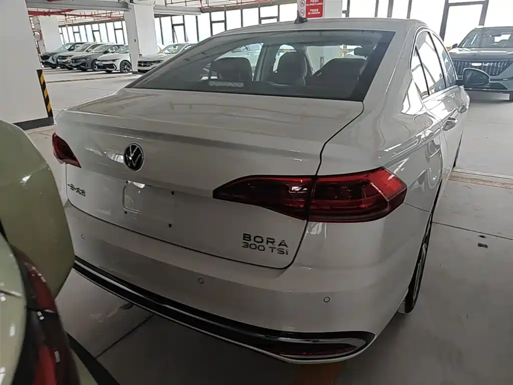 Volkswagen Bora 2024 300TSI DSG Premium Ride Edition фото 6