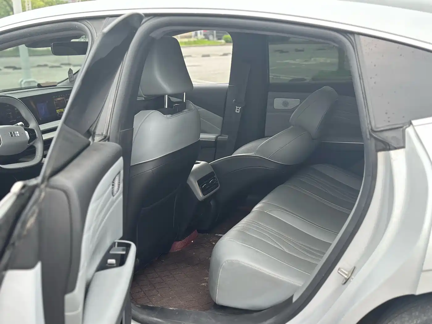 Geely Galaxy Galaxy E8 2024 665km RWD Starship Voyager Edition фото 5