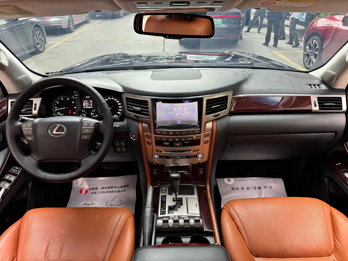 Lexus LX 2013 570 фото 13