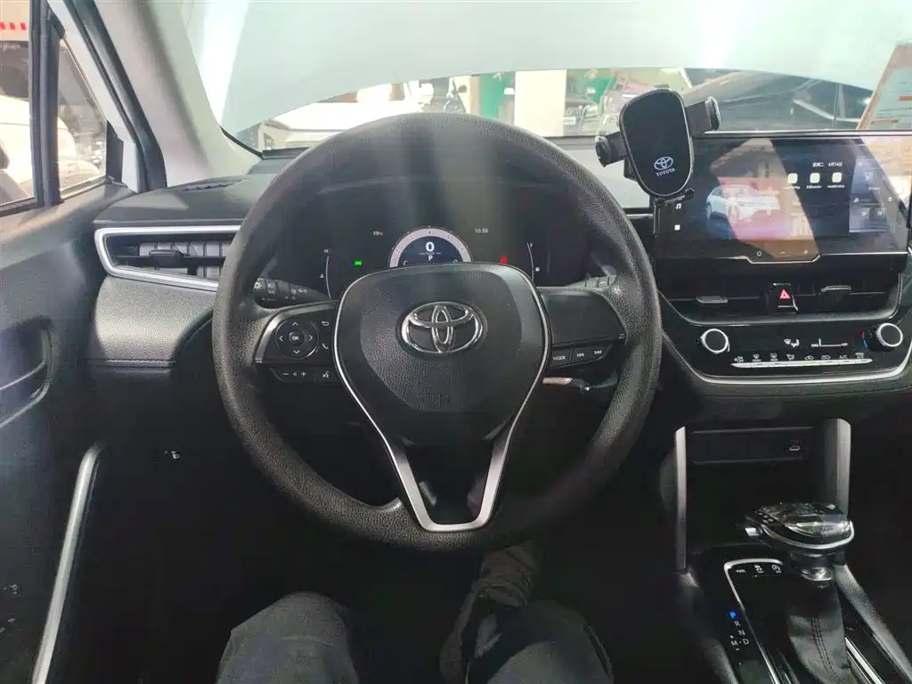 Toyota Frontlander 2023 2.0L CVT Elite Edition фото 11