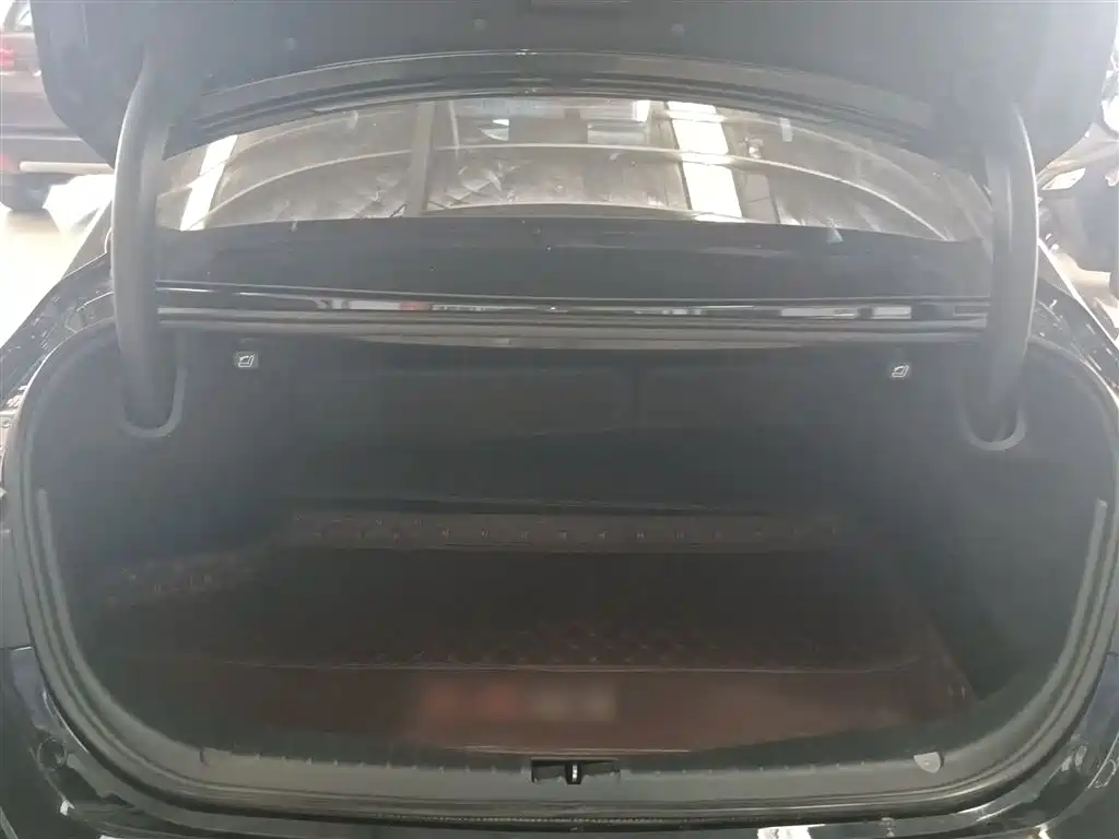 Hongqi H5 2020 1.8T Automatic Smart Connection Qi Rhythm Edition фото 19