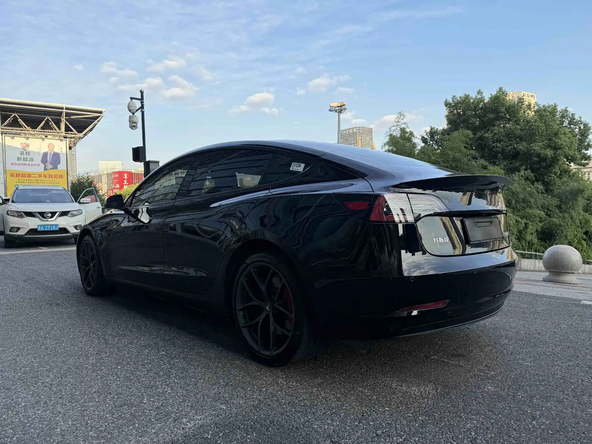 Фото 4 - Tesla Model 3