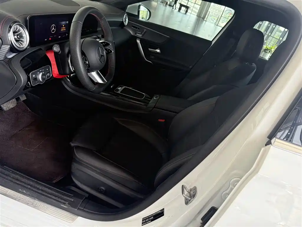 Mercedes-Benz A-Class 2025 A 200 L Fashion Edition фото 15