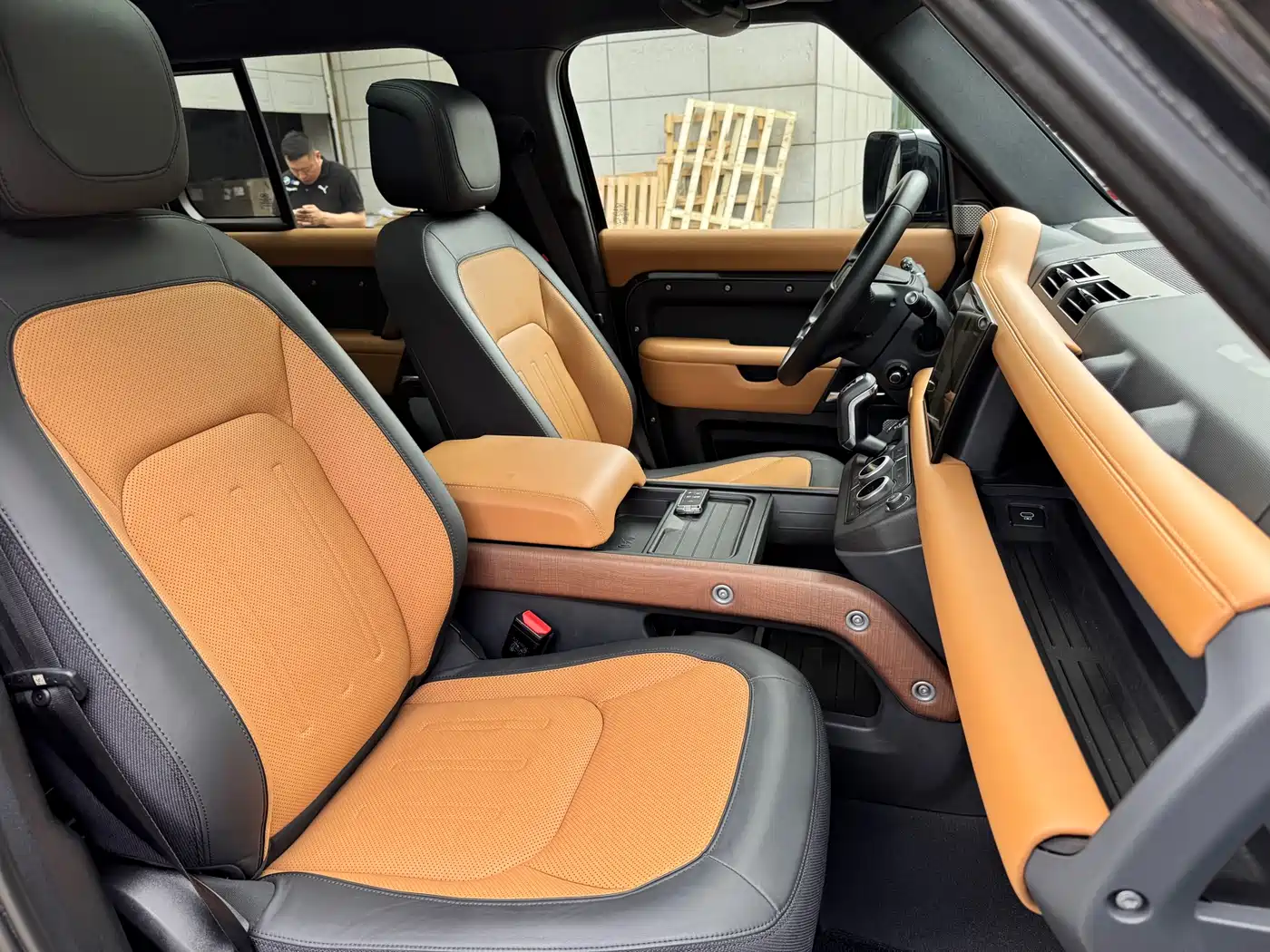 Land Rover Defender 2023 130 3.0T P400 X фото 22