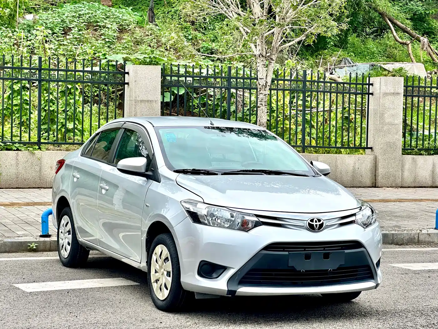 Toyota Vios 2016 1.5L Manual Zhi Zhen Xing Yao Edition фото 3