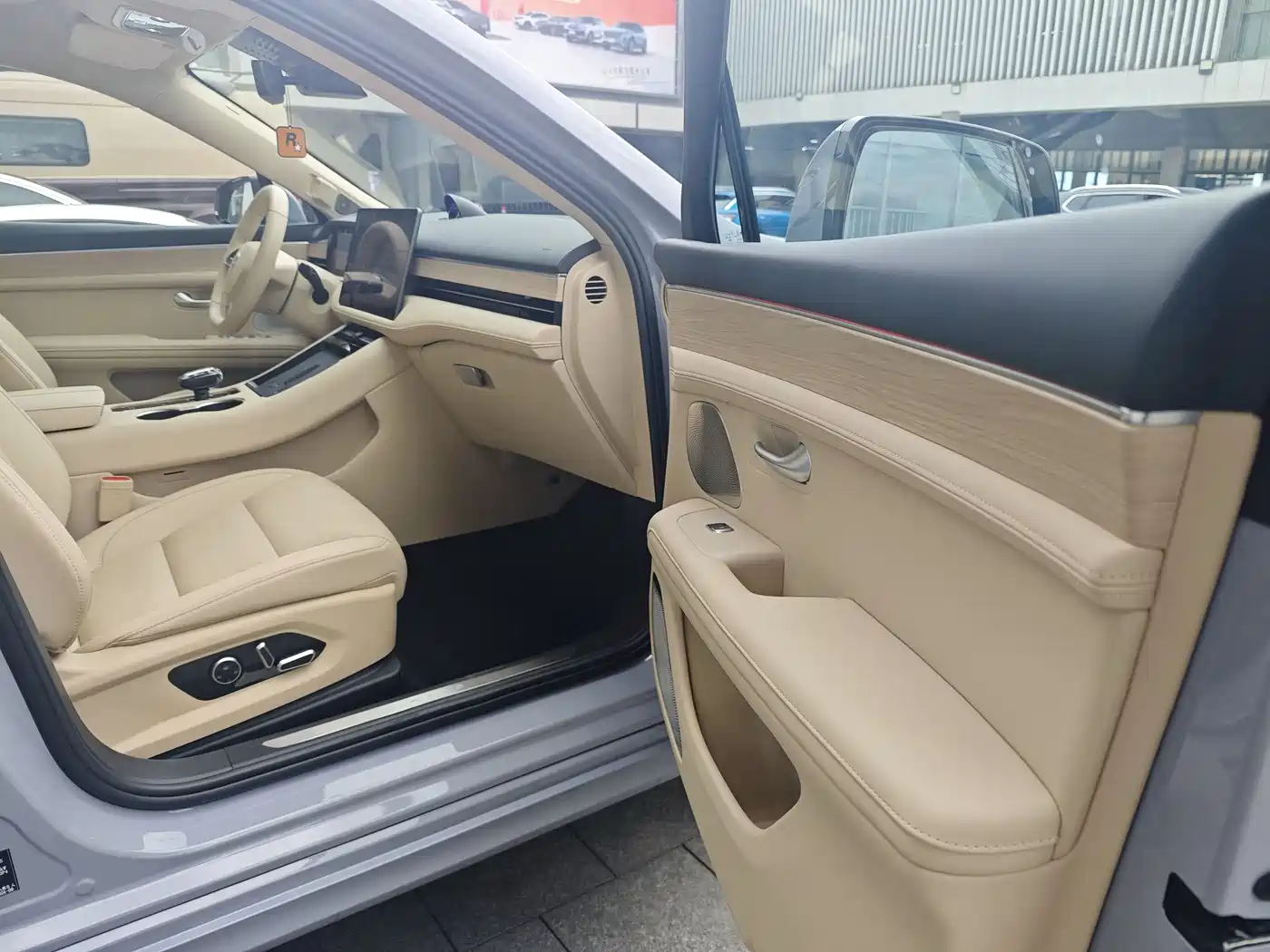AITO Wenjie AITO M5 2024 Extended Range Max RS AWD Advanced Smart Driving Edition фото 12