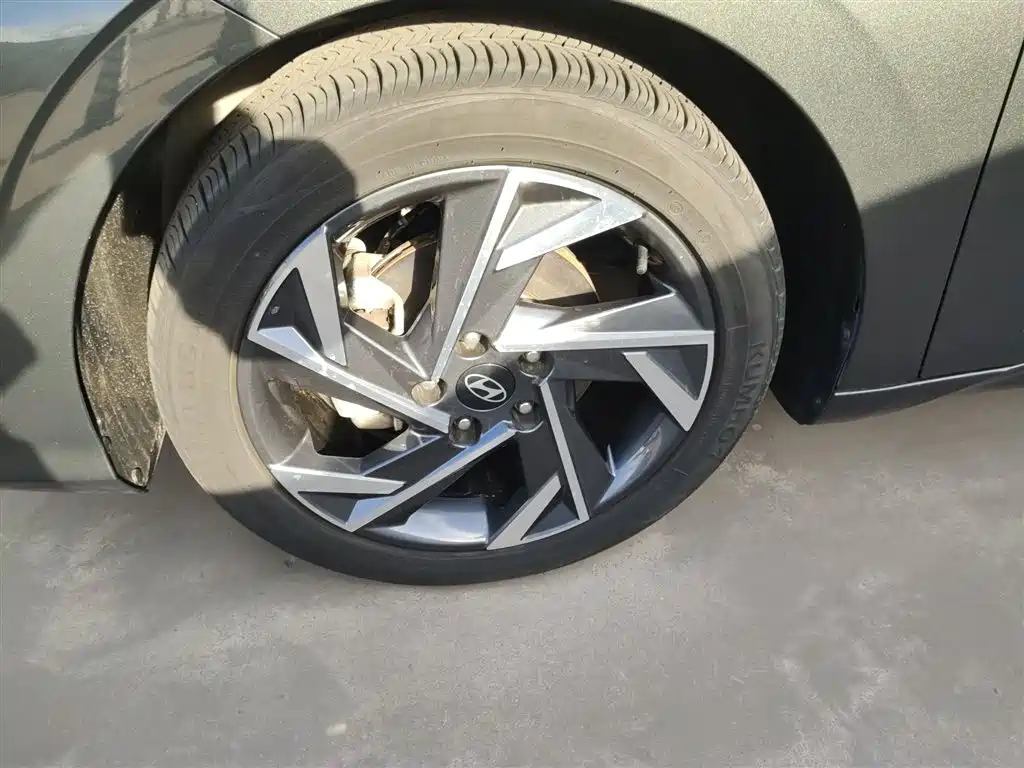 Hyundai Elantra 2023 1.5L CVT GLX Elite Edition фото 24