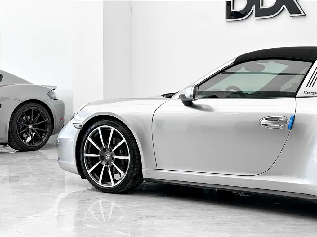 Porsche 911 2014 Targa 4 3.4L фото 9