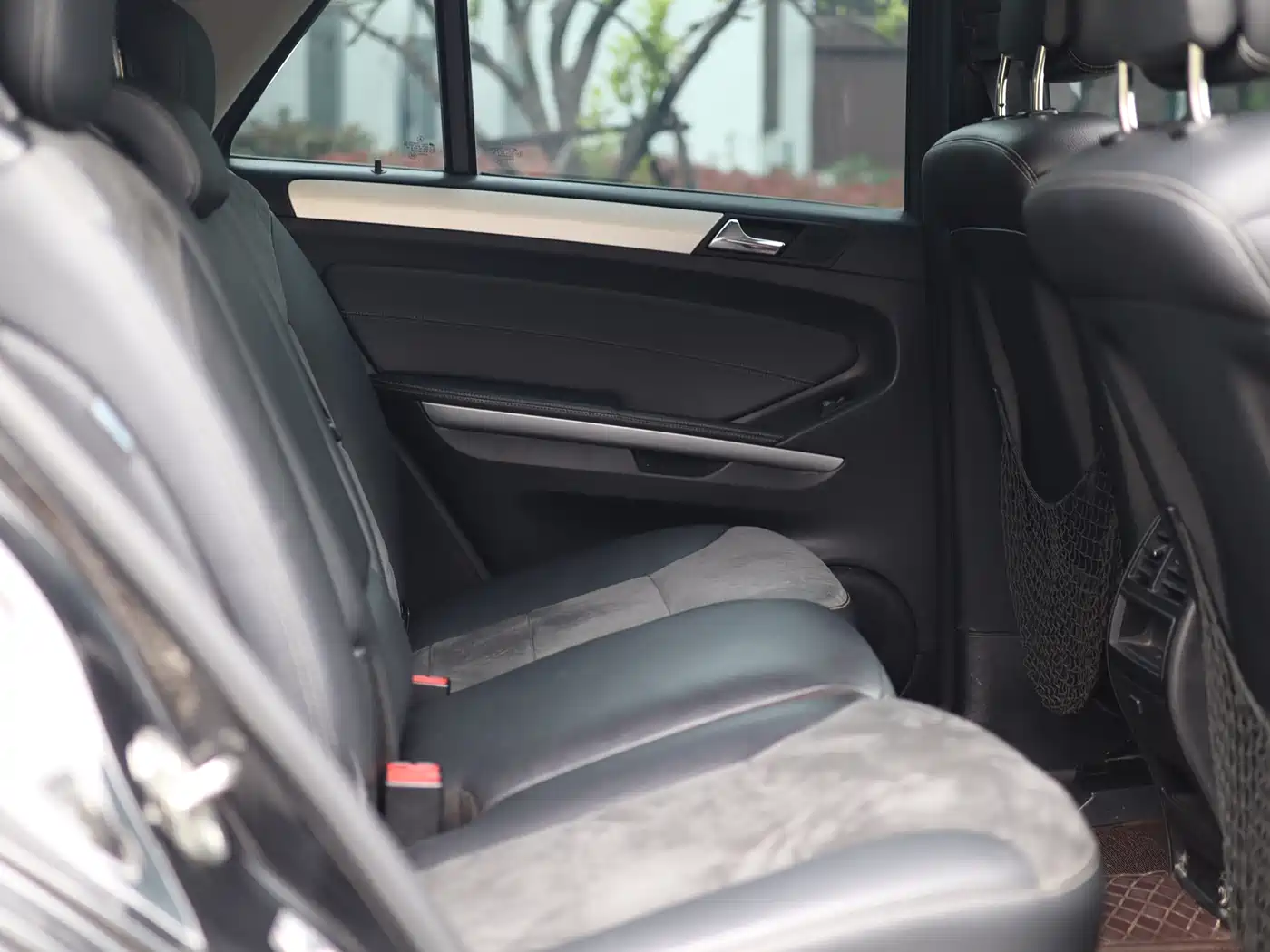 Mercedes-Benz M-Class 2010 ML 300 4MATIC фото 24