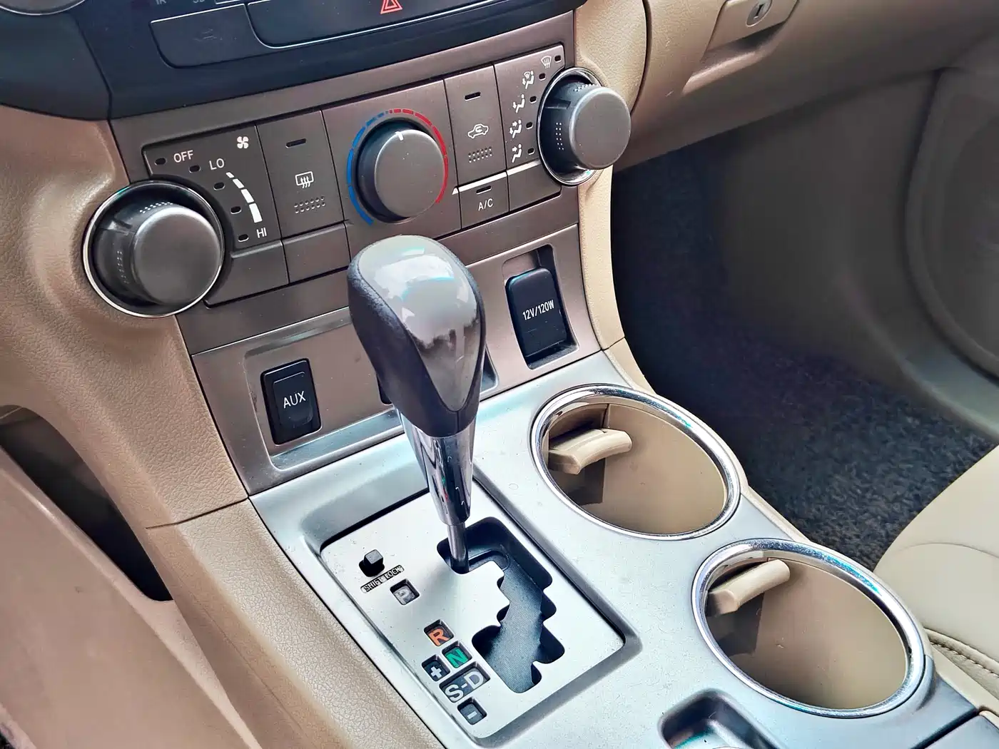 Toyota Highlander 2009 2.7L 2WD 5-seater Sport Edition фото 17