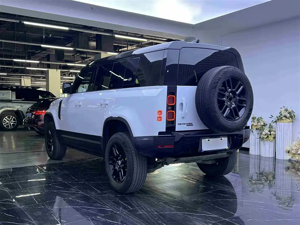 Land Rover Defender 2020 Model 110 P400 HSE фото 23