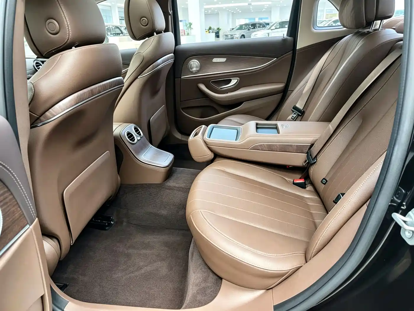 Mercedes-Benz E-Class 2020 E 300 L Fashion фото 9