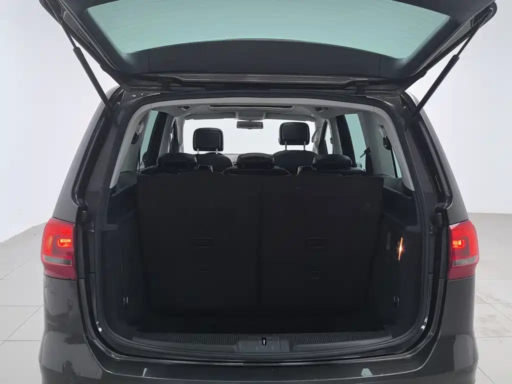 Photo 16 - Volkswagen Sharan