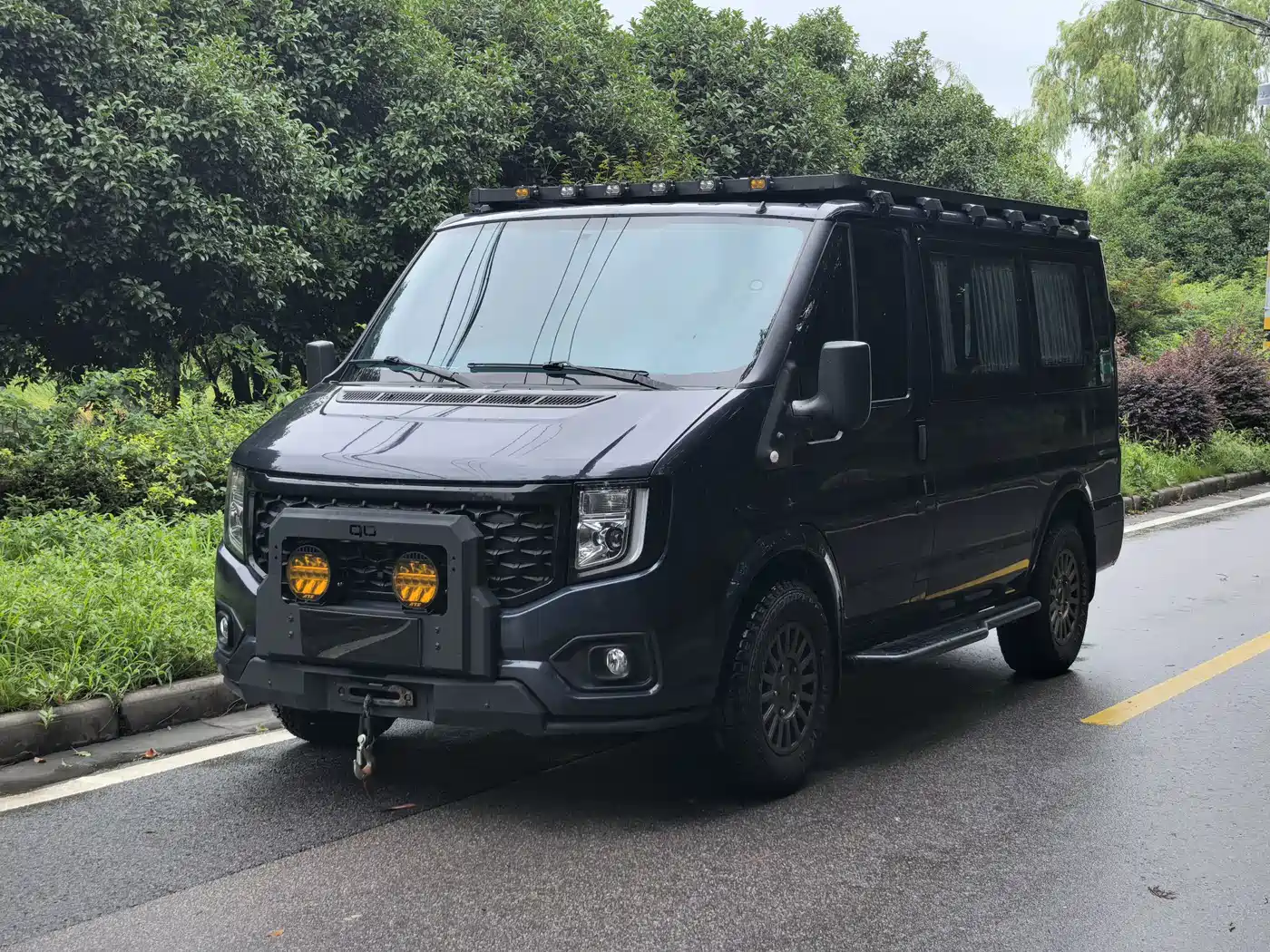 Jiangling JMC Fushun 2023 2.0T Automatic Short Wheelbase Medium Roof Commercial Multi-purpose Vehicle 5-seater