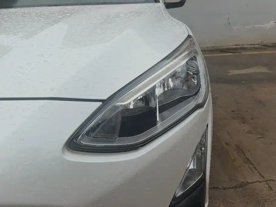 Фото 5 - Ford Focus