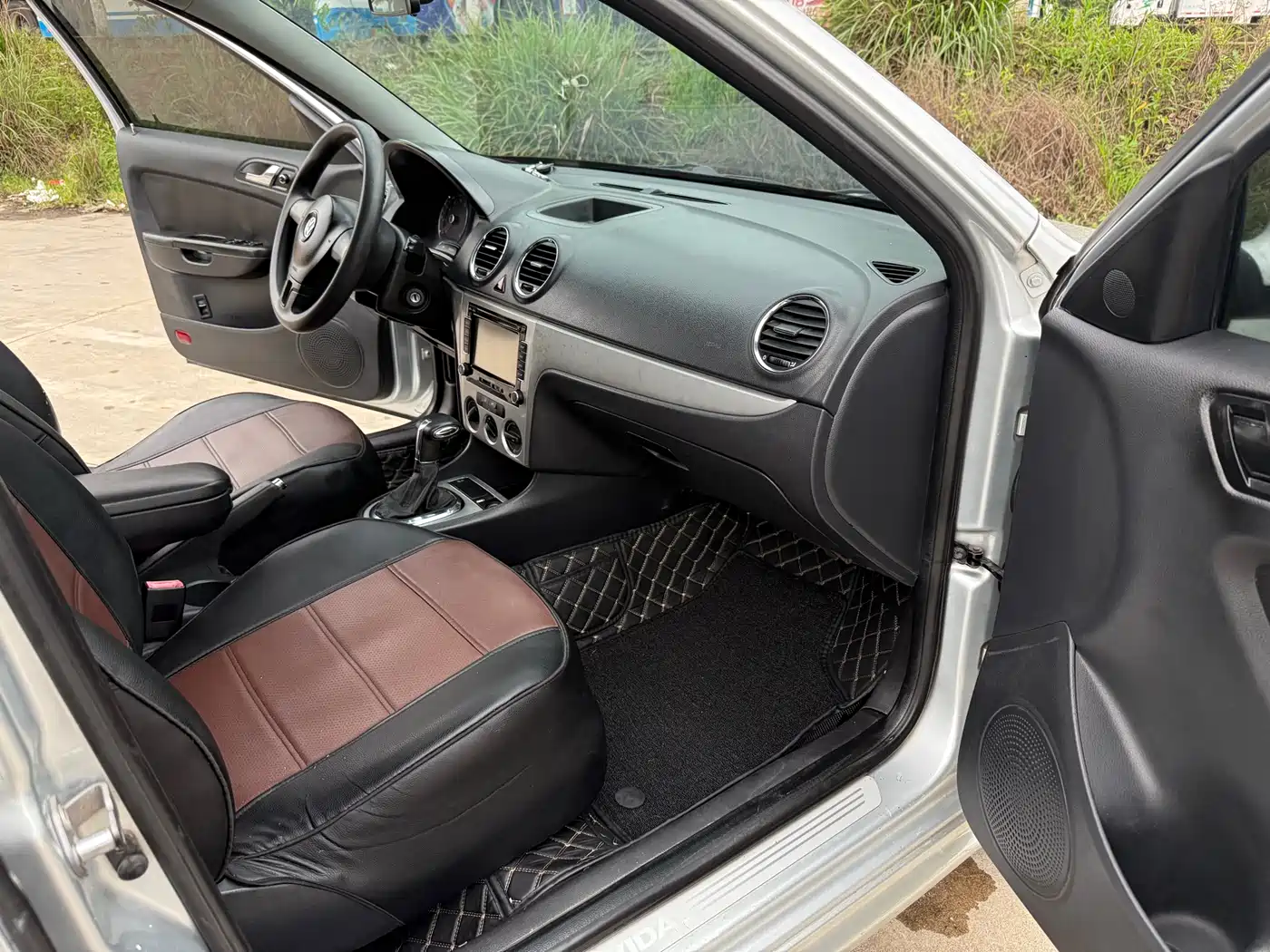 Volkswagen Lavida 2011 1.4TSI DSG Pinxuan Edition фото 12