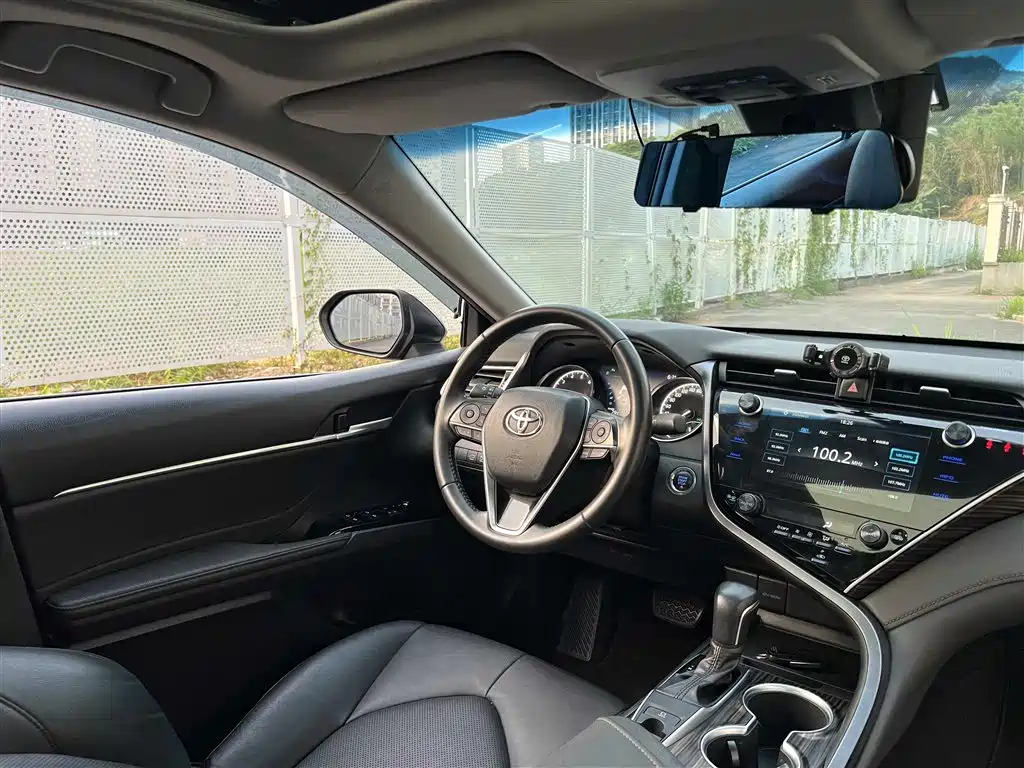 Toyota Camry 2021 2.0G Luxury Edition фото 12