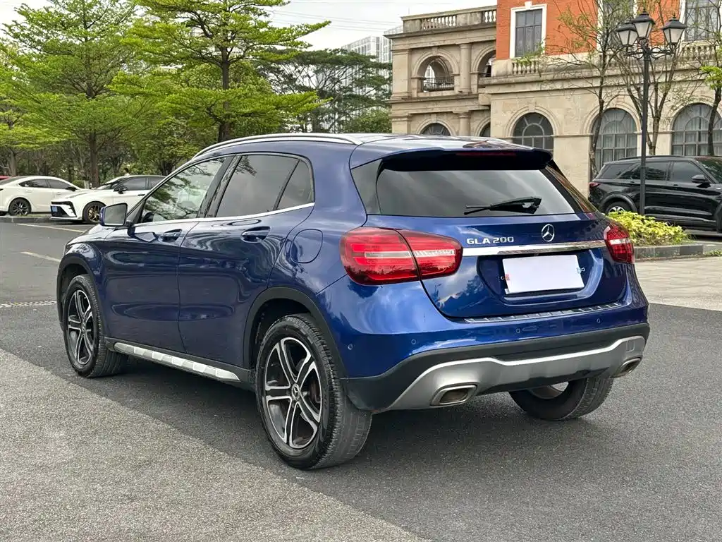 Mercedes-Benz GLA 2018 GLA 200 Fashion фото 14
