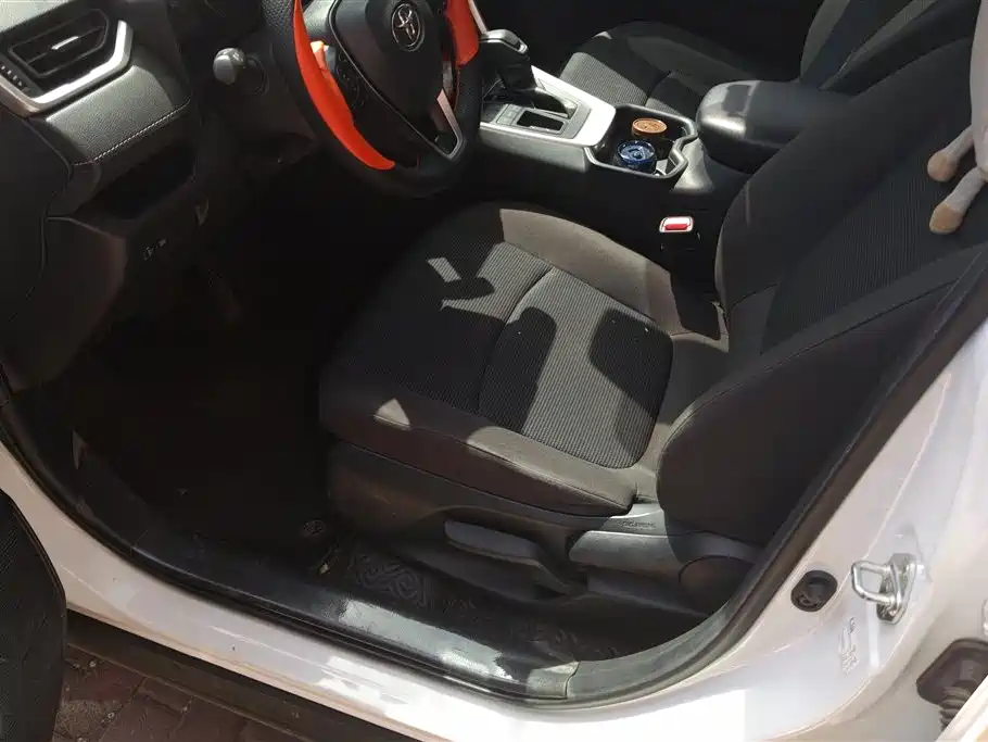 Toyota RAV4 Rongfang 2022 2.0L CVT 2WD Urban Edition фото 9