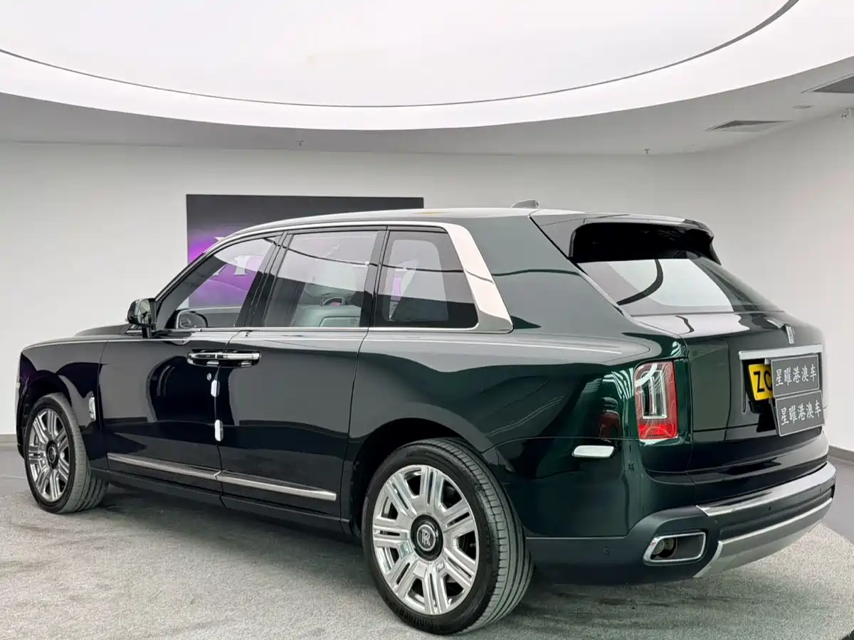 Фото 7 - Rolls-Royce Cullinan