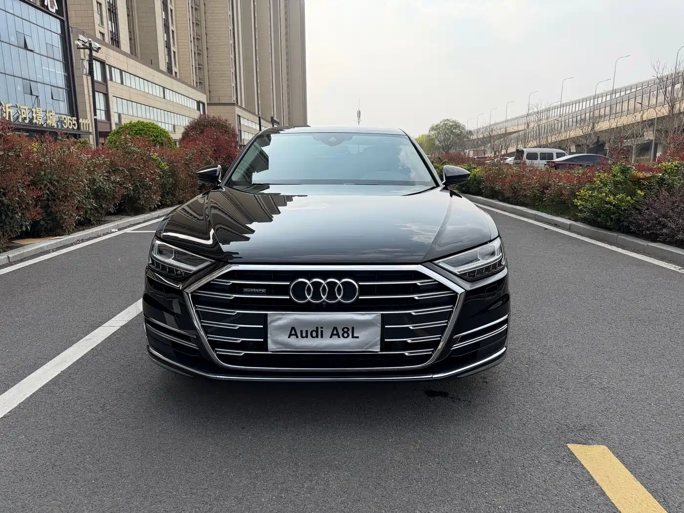 AUDI A8