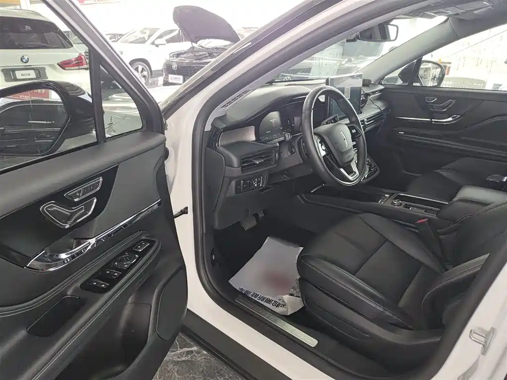 LINCOLN ADVENTURER