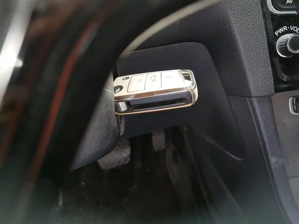 Volkswagen Golf 2014 1.6L Automatic Comfort фото 12