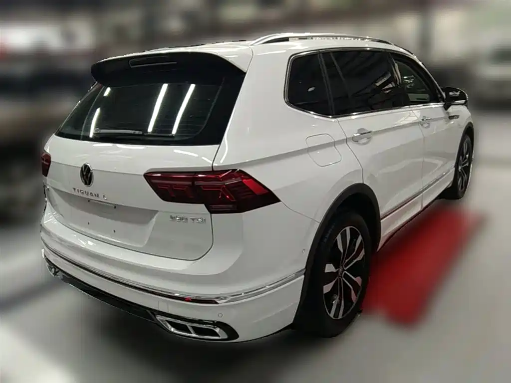 Volkswagen Tiguan L 2024 330TSI Automatic 2WD R-Line Premium Enjoyment Edition фото 12